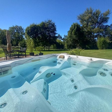 הוילה Campuzan L'Oasis Des Pyrenees מראה חיצוני תמונה